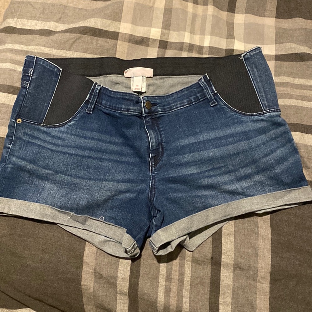 Stretch jean maternity shorts